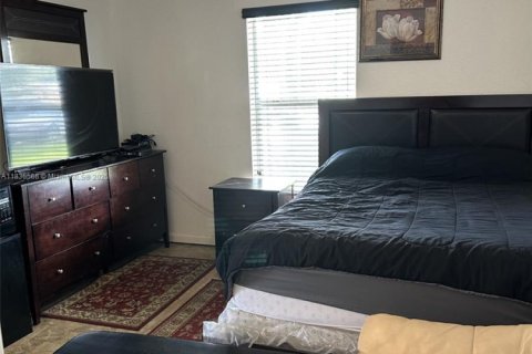 Casa en venta en Miami, Florida, 4 dormitorios, 127.18 m2 № 2034694 - foto 27