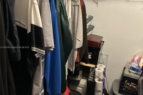 Casa en venta en Miami, Florida, 4 dormitorios, 127.18 m2 № 2034694 - foto 26