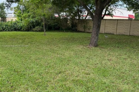 Casa en venta en Miami, Florida, 4 dormitorios, 127.18 m2 № 2034694 - foto 10