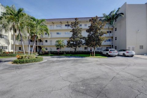 Condo in Boynton Beach, Florida, 2 bedrooms  № 1051328 - photo 1