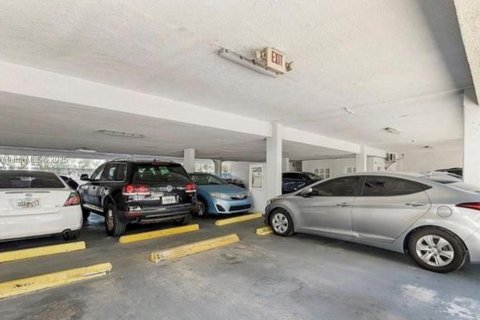 Condo in Miami Beach, Florida, 1 bedroom  № 1758831 - photo 16