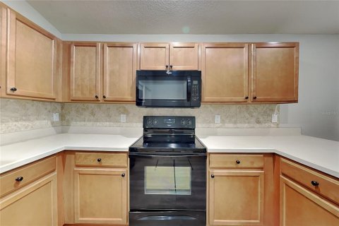 House in Haines City, Florida 3 bedrooms, 127.28 sq.m. № 2383441 - photo 6