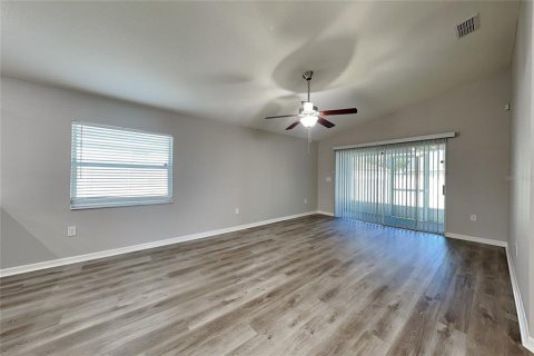 House in Haines City, Florida 3 bedrooms, 127.28 sq.m. № 2383441 - photo 4