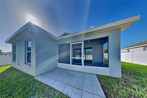 House in Haines City, Florida 3 bedrooms, 127.28 sq.m. № 2383441 - photo 15