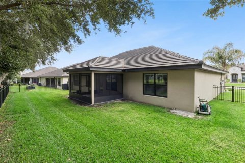 House in Auburndale, Florida 4 bedrooms, 237.18 sq.m. № 2092683 - photo 30