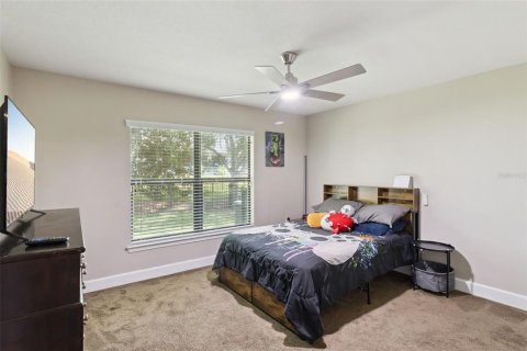 House in Auburndale, Florida 4 bedrooms, 237.18 sq.m. № 2092683 - photo 26