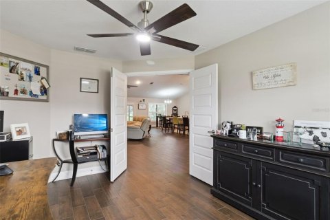 House in Auburndale, Florida 4 bedrooms, 237.18 sq.m. № 2092683 - photo 16