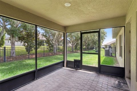 House in Auburndale, Florida 4 bedrooms, 237.18 sq.m. № 2092683 - photo 28