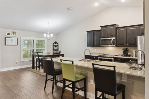 House in Auburndale, Florida 4 bedrooms, 237.18 sq.m. № 2092683 - photo 10