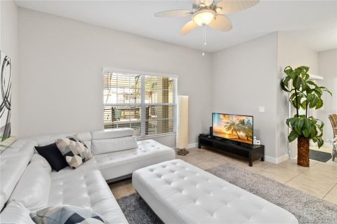 Adosado en venta en Kissimmee, Florida, 4 dormitorios, 177.81 m2 № 1382631 - foto 14