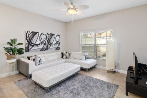 Adosado en venta en Kissimmee, Florida, 4 dormitorios, 177.81 m2 № 1382631 - foto 13