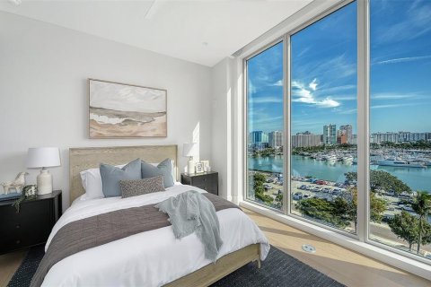 Condo in Sarasota, Florida, 3 bedrooms  № 2121182 - photo 9