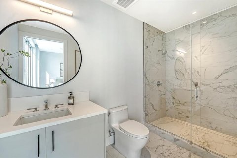 Condo in Sarasota, Florida, 3 bedrooms  № 2121182 - photo 10