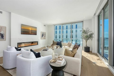 Condominio en venta en Sarasota, Florida, 3 dormitorios, 285.02 m2 № 2121182 - foto 15