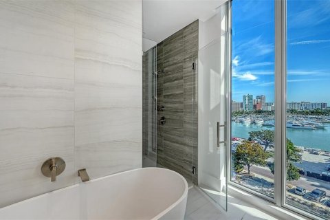 Condo in Sarasota, Florida, 3 bedrooms  № 2121182 - photo 7