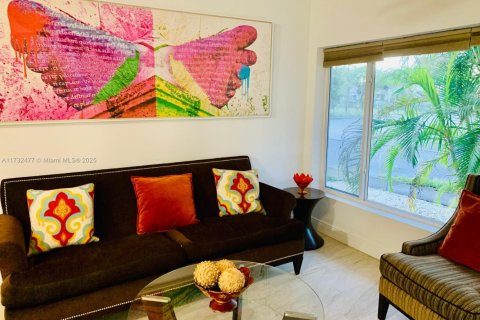 Immobilier commercial à vendre à Miami, Floride: 154.59 m2 № 1867924 - photo 4