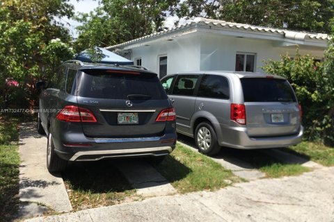 Immobilier commercial à vendre à Miami, Floride: 154.59 m2 № 1867924 - photo 21