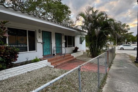 Immobilier commercial à vendre à Miami, Floride: 154.59 m2 № 1867924 - photo 3