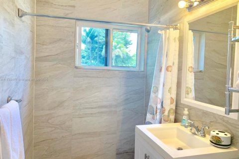 Immobilier commercial à vendre à Miami, Floride: 154.59 m2 № 1867924 - photo 8