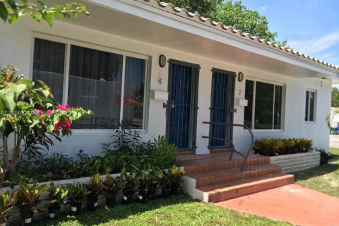 Immobilier commercial à vendre à Miami, Floride: 154.59 m2 № 1867924 - photo 1