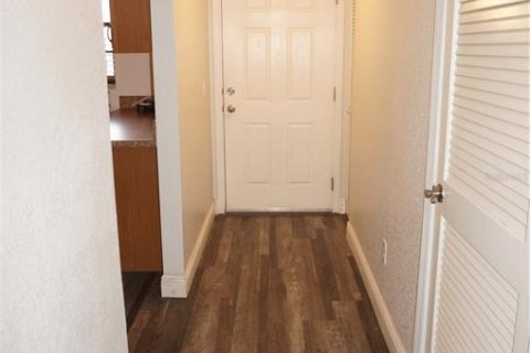 Condo in Punta Gorda, Florida, 2 bedrooms  № 2393732 - photo 2