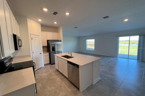 Casa en alquiler en Davenport, Florida, 3 dormitorios, 144.93 m2 № 1819382 - foto 4