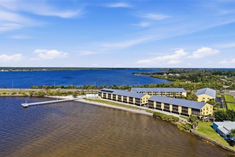 Condo in Port Charlotte, Florida, 2 bedrooms  № 2215328