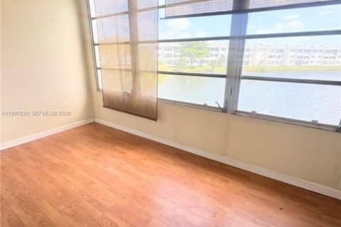 Снять в аренду кондоминиум в Санрайз, Флорида 1 спальня, 59.46м2, № 2060407 - фото 5