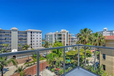 Condo in Sarasota, Florida, 3 bedrooms № 2167195 - photo 11