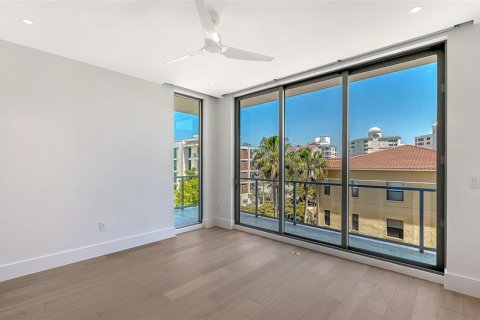 Condo in Sarasota, Florida, 3 bedrooms № 2167195 - photo 30