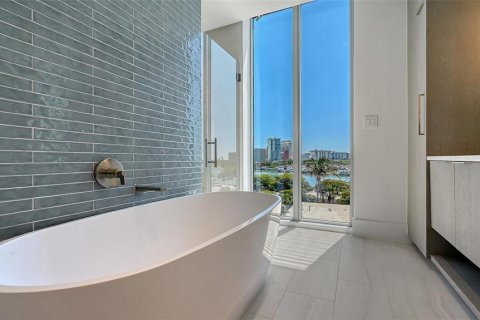 Condo in Sarasota, Florida, 3 bedrooms № 2167195 - photo 26