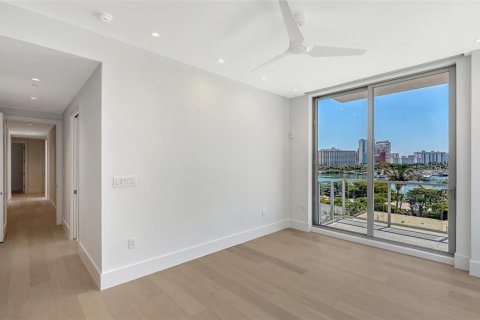 Condo in Sarasota, Florida, 3 bedrooms № 2167195 - photo 21