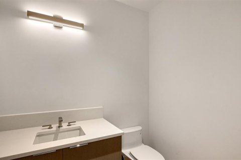 Condo in Sarasota, Florida, 3 bedrooms № 2167195 - photo 19