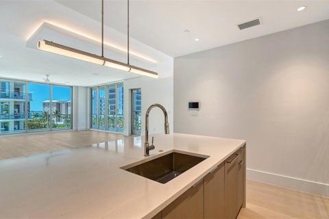 Condo in Sarasota, Florida, 3 bedrooms № 2167195 - photo 17