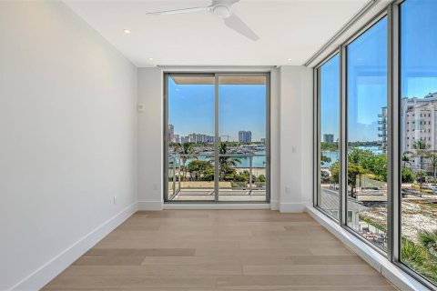 Condo in Sarasota, Florida, 3 bedrooms № 2167195 - photo 22