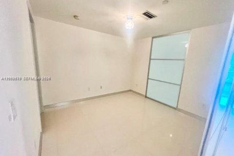 Copropriété à louer à Aventura, Floride: 72.37 m2 № 2168788 - photo 14
