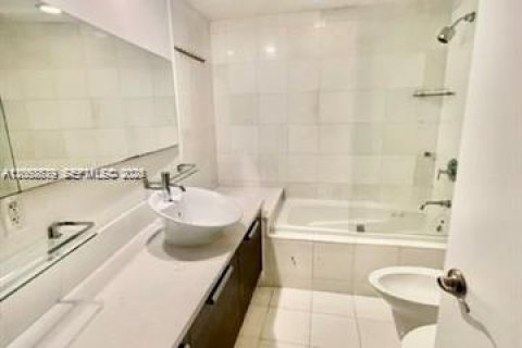 Copropriété à louer à Aventura, Floride: 72.37 m2 № 2168788 - photo 3