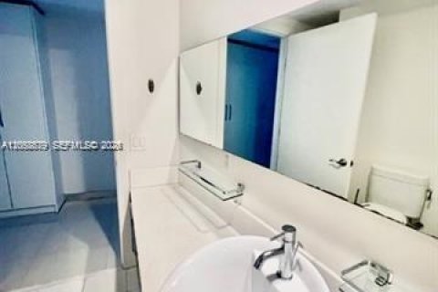 Copropriété à louer à Aventura, Floride: 72.37 m2 № 2168788 - photo 4