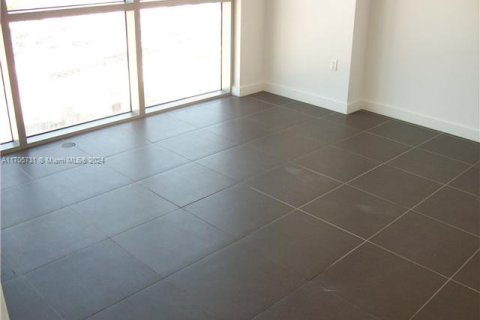 Condo in Miami, Florida, 1 bedroom  № 1812276 - photo 19
