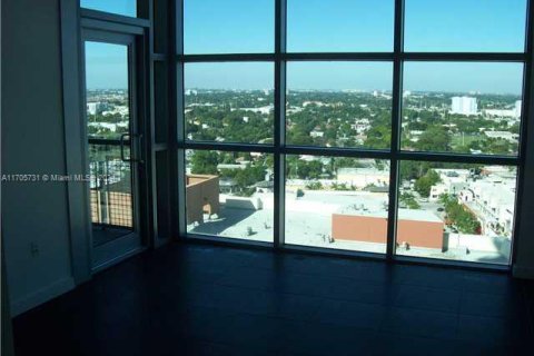 Condo in Miami, Florida, 1 bedroom  № 1812276 - photo 15
