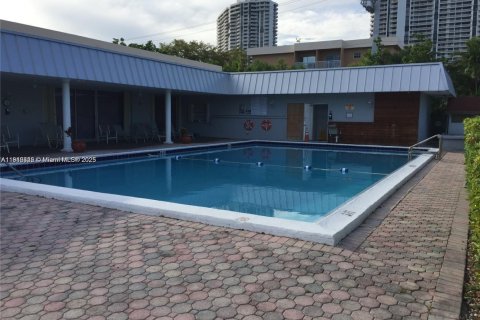Copropriété à vendre à North Miami Beach, Floride: 2 chambres, 103.12 m2 № 1969219 - photo 8