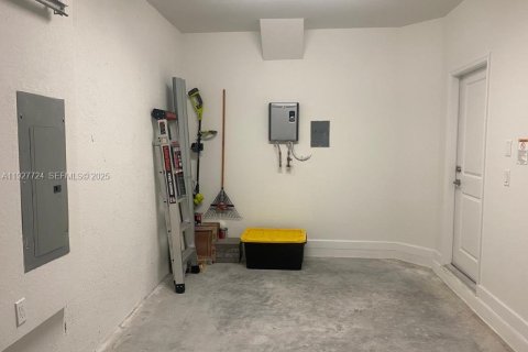 Снять в аренду таунхаус в Хомстед, Флорида 4 спальни, 169.08м2, № 1988011 - фото 13