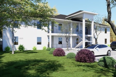 Купить коммерческую недвижимость в Кейп-Корал, Флорида № 1988180 - фото 2