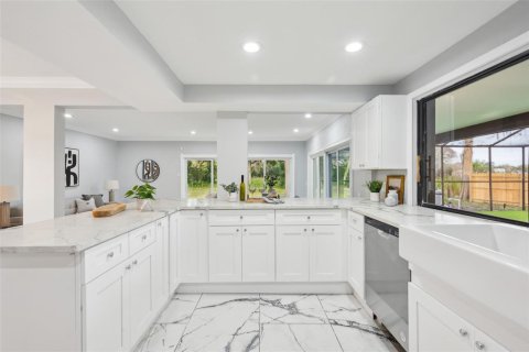 Villa ou maison à vendre à Tampa, Floride: 4 chambres, 259.48 m2 № 1919907 - photo 16