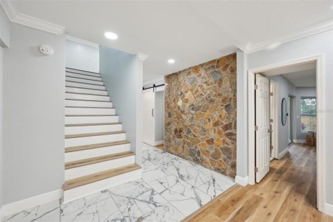 Villa ou maison à vendre à Tampa, Floride: 4 chambres, 259.48 m2 № 1919907 - photo 5