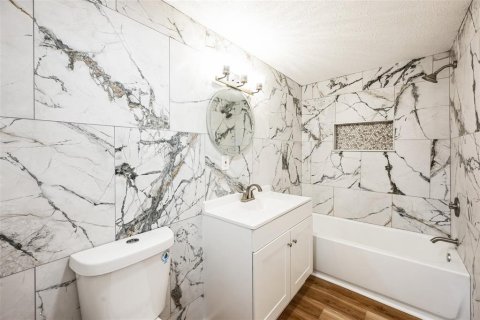 Villa ou maison à vendre à Tampa, Floride: 4 chambres, 259.48 m2 № 1919907 - photo 29