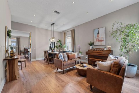 House in Weston, Florida 4 bedrooms, 196.49 sq.m. № 2041750