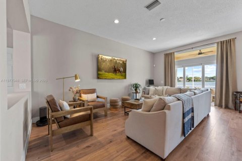 House in Weston, Florida 4 bedrooms, 196.49 sq.m. № 2041750 - photo 8