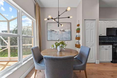 House in Weston, Florida 4 bedrooms, 196.49 sq.m. № 2041750 - photo 15