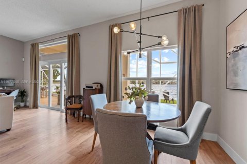 House in Weston, Florida 4 bedrooms, 196.49 sq.m. № 2041750 - photo 16